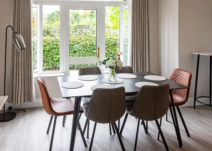 펜션 No 1 Village Vacation 킬라니